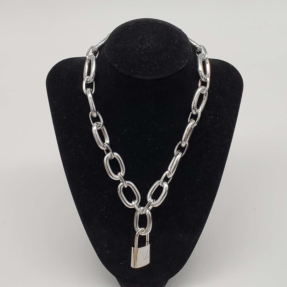 Authentic Louis Vuitton Silver New Padlock&Key w/Unbranded Silver PlatedNecklace - Picture 2 of 6